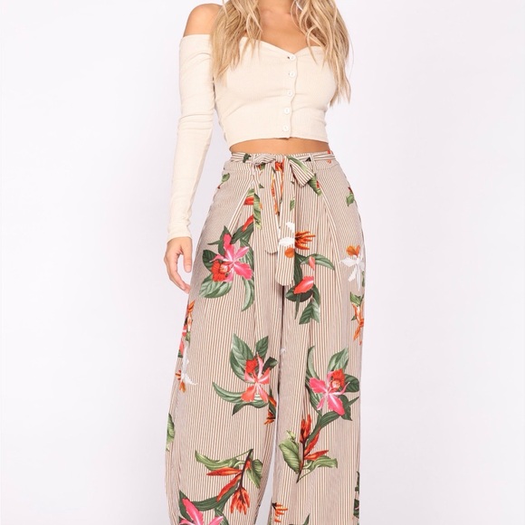 Fashion Nova Pants - Fashion Nova Thailand Floral Woven Pants - XL